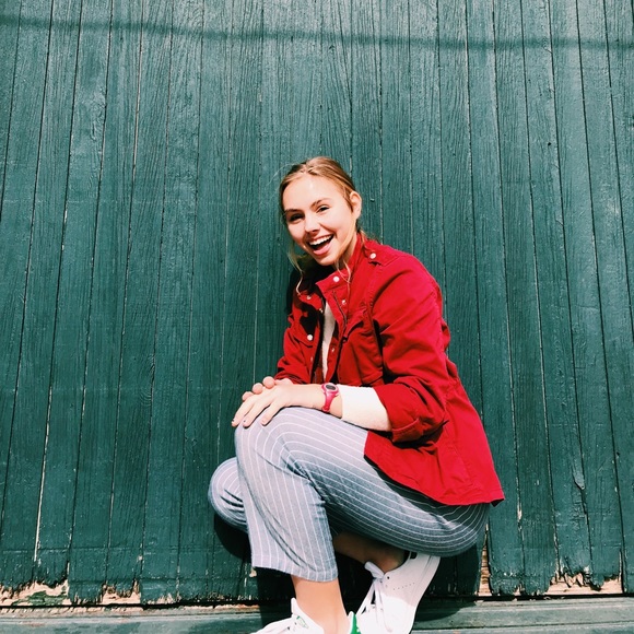 Meet your Posher, Alex - Picture 1 of 2